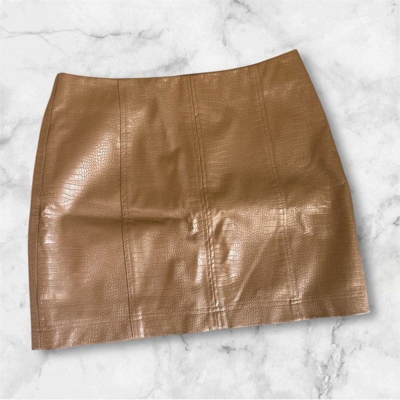 She + Sky Tan Mini Pencil Skirt Casual - Picture 1 of 2